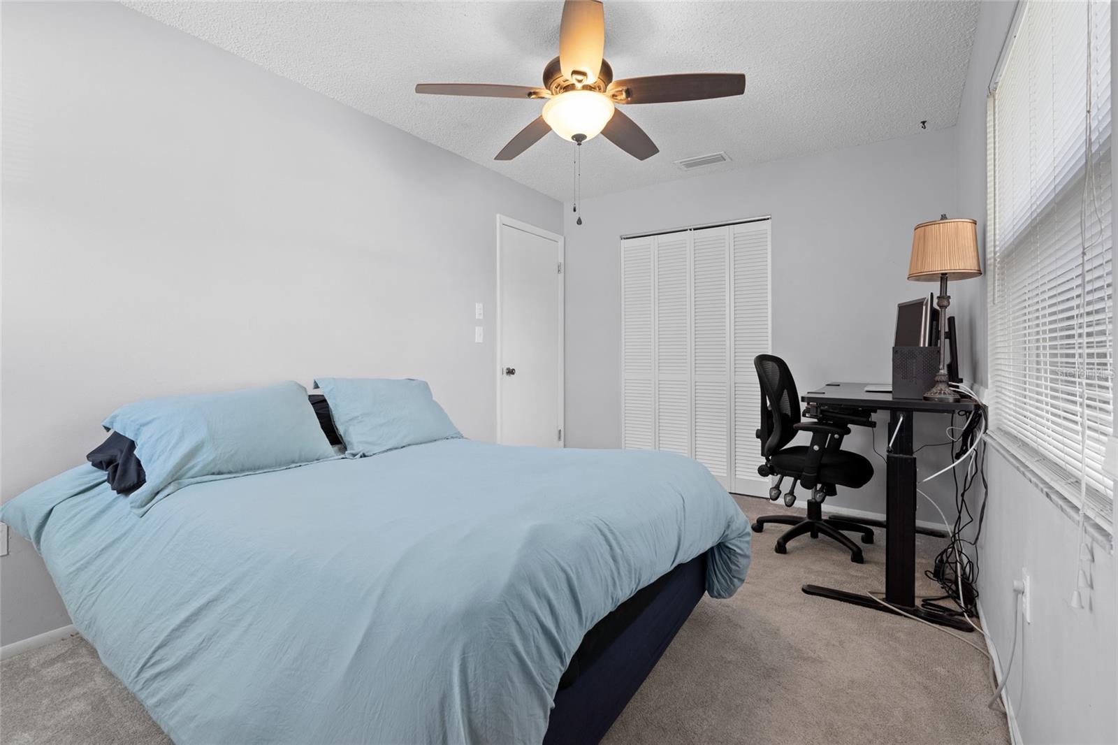 Listing photo id 21 for 5050 45th Street N