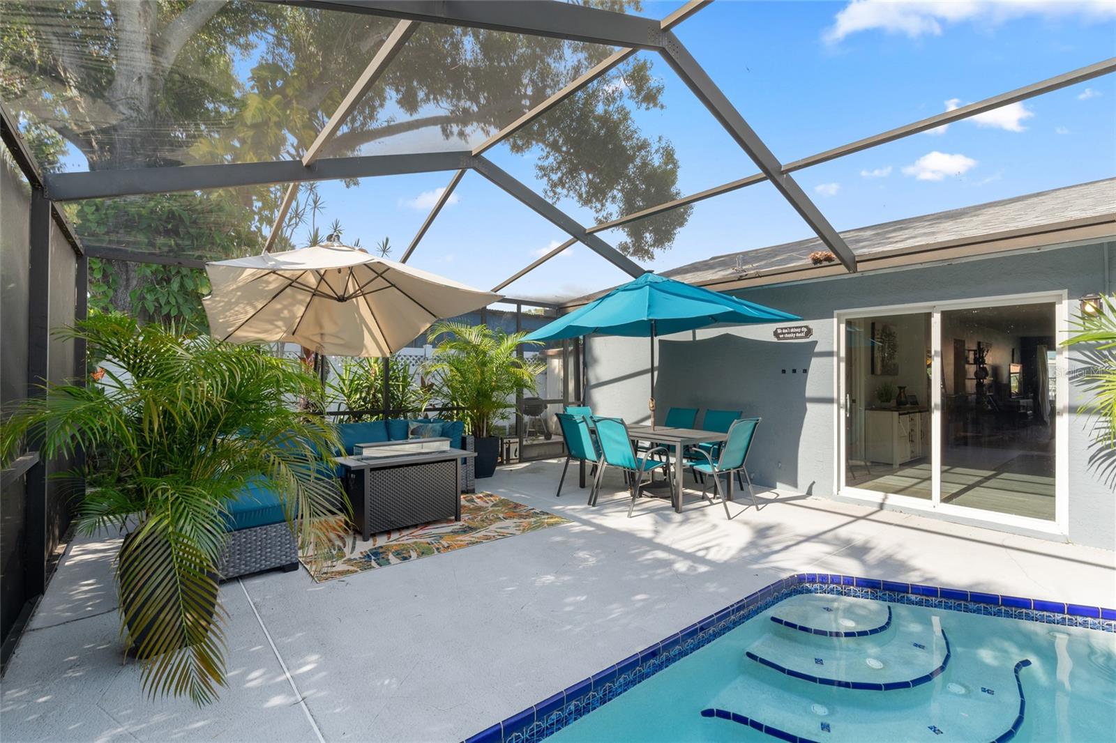Listing photo id 29 for 5050 45th Street N