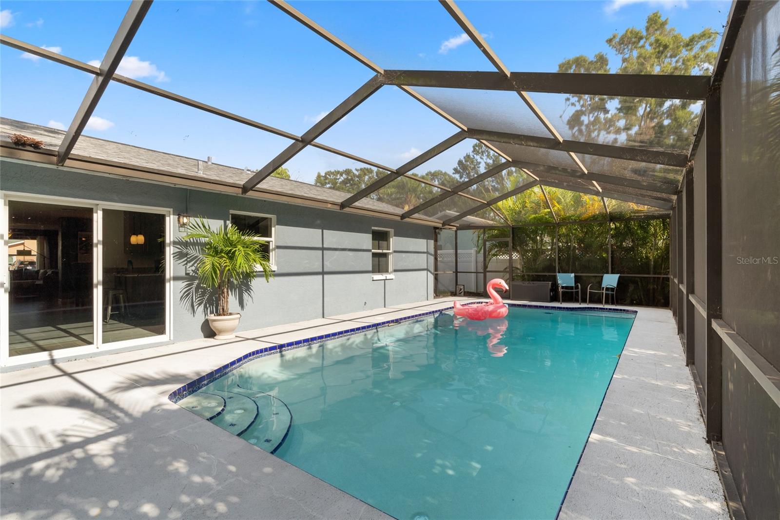 Listing photo id 30 for 5050 45th Street N