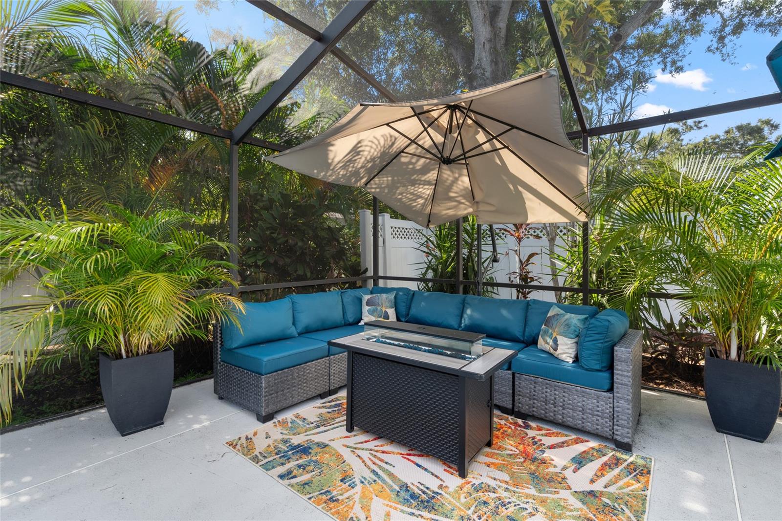 Listing photo id 33 for 5050 45th Street N