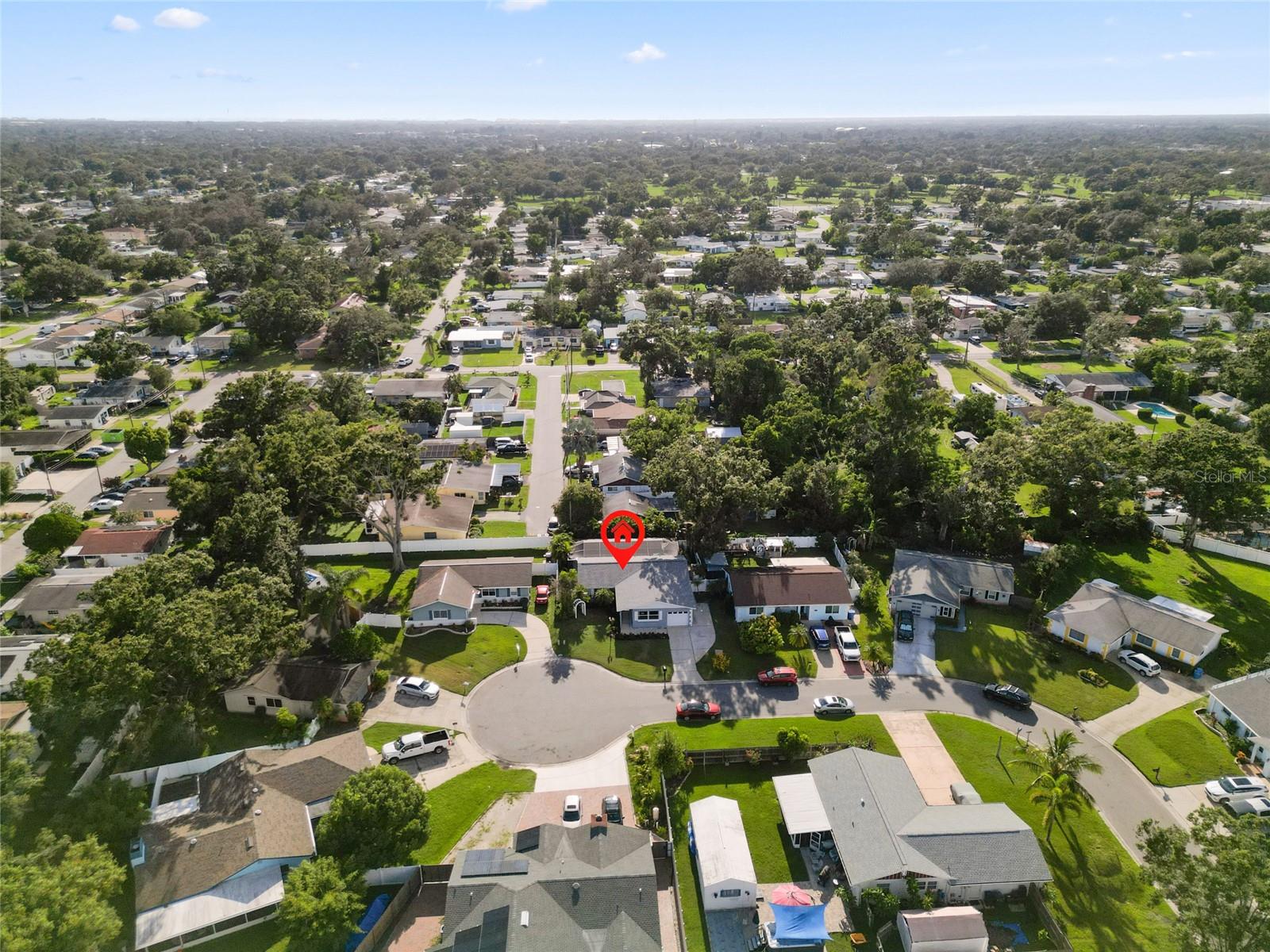 Listing photo id 37 for 5050 45th Street N