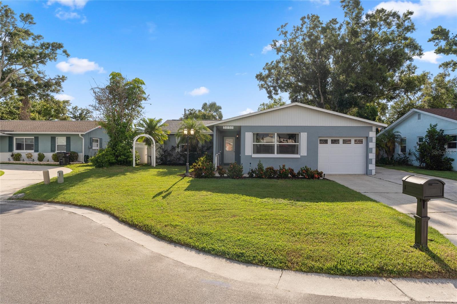 Listing photo id 39 for 5050 45th Street N
