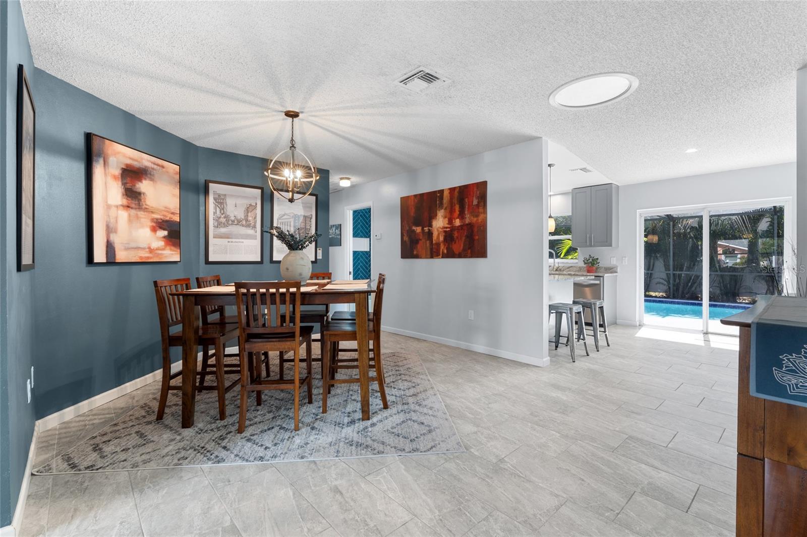 Listing photo id 6 for 5050 45th Street N