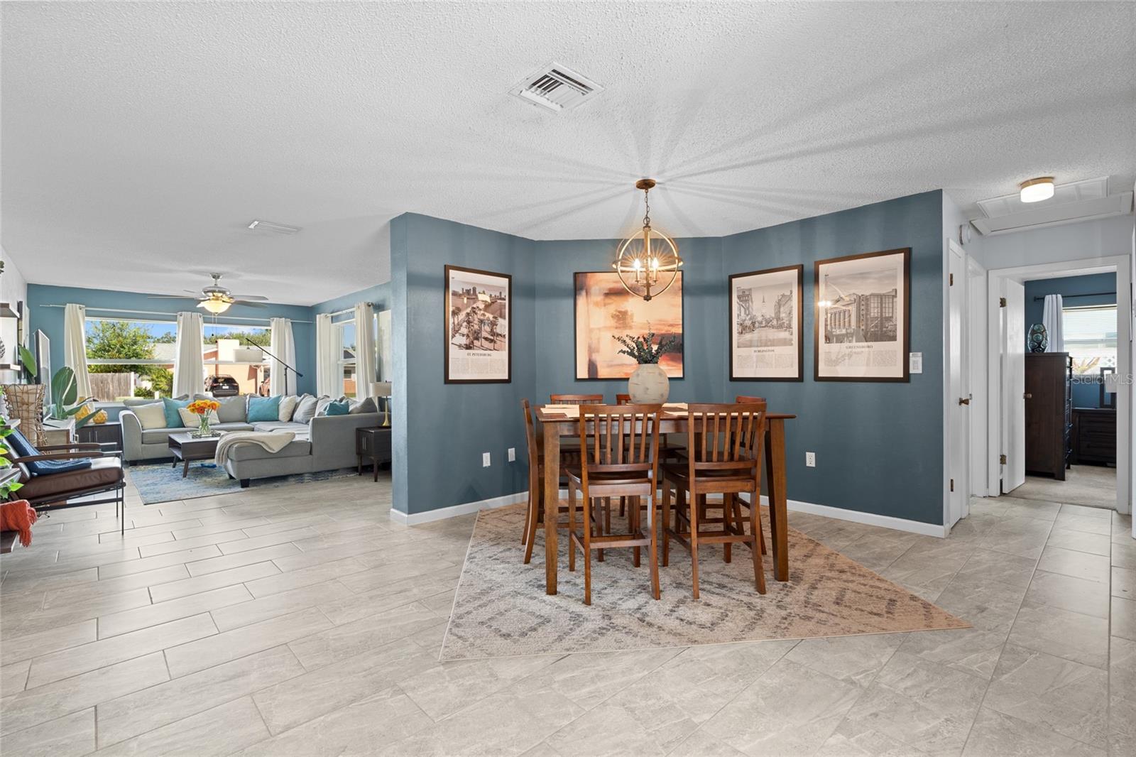 Listing photo id 7 for 5050 45th Street N