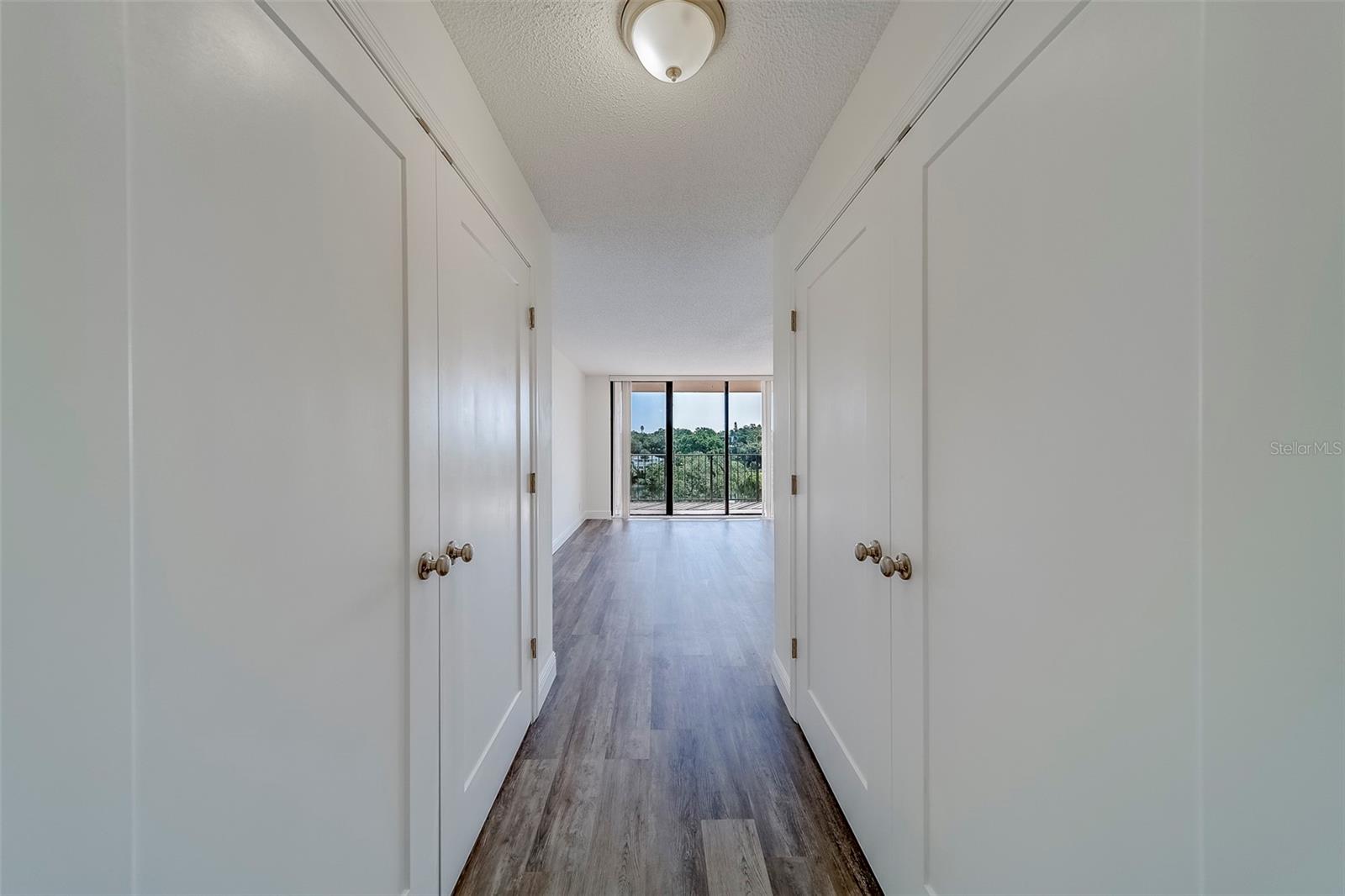 Image 22 of 57 For 100 Oakmont Lane 504
