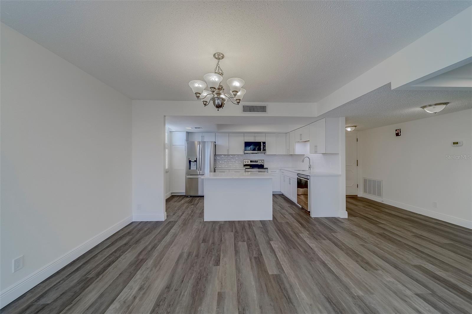 Image 4 of 57 For 100 Oakmont Lane 504