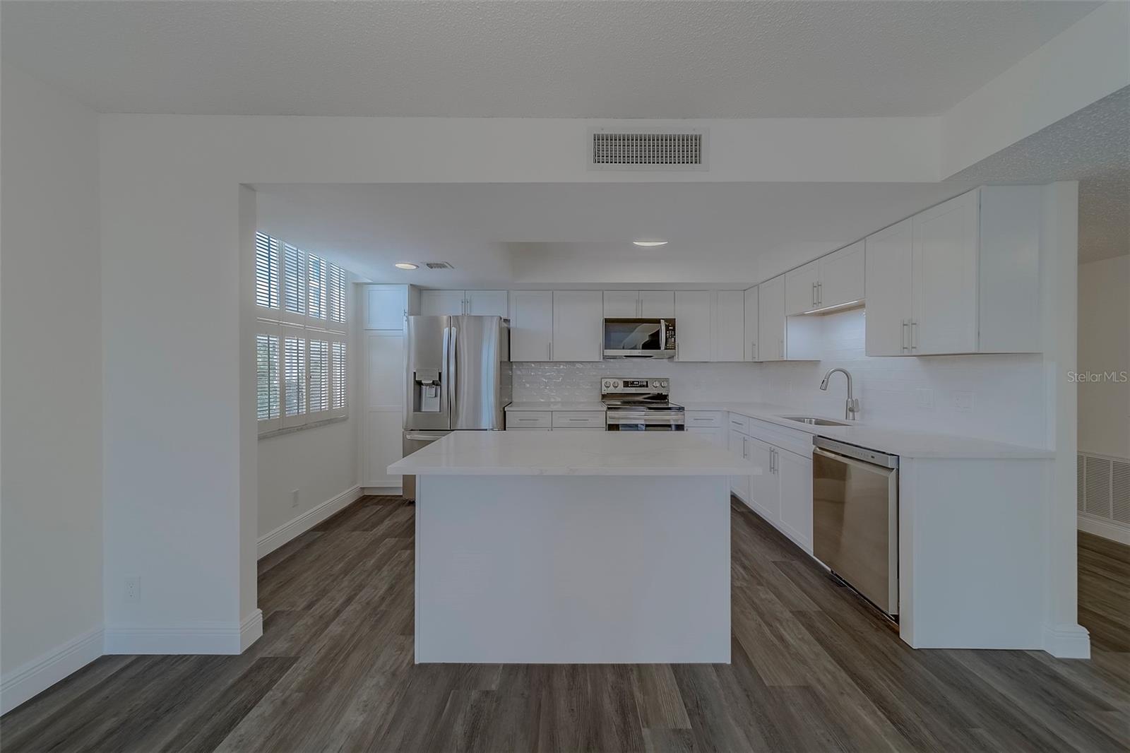 Image 6 of 57 For 100 Oakmont Lane 504
