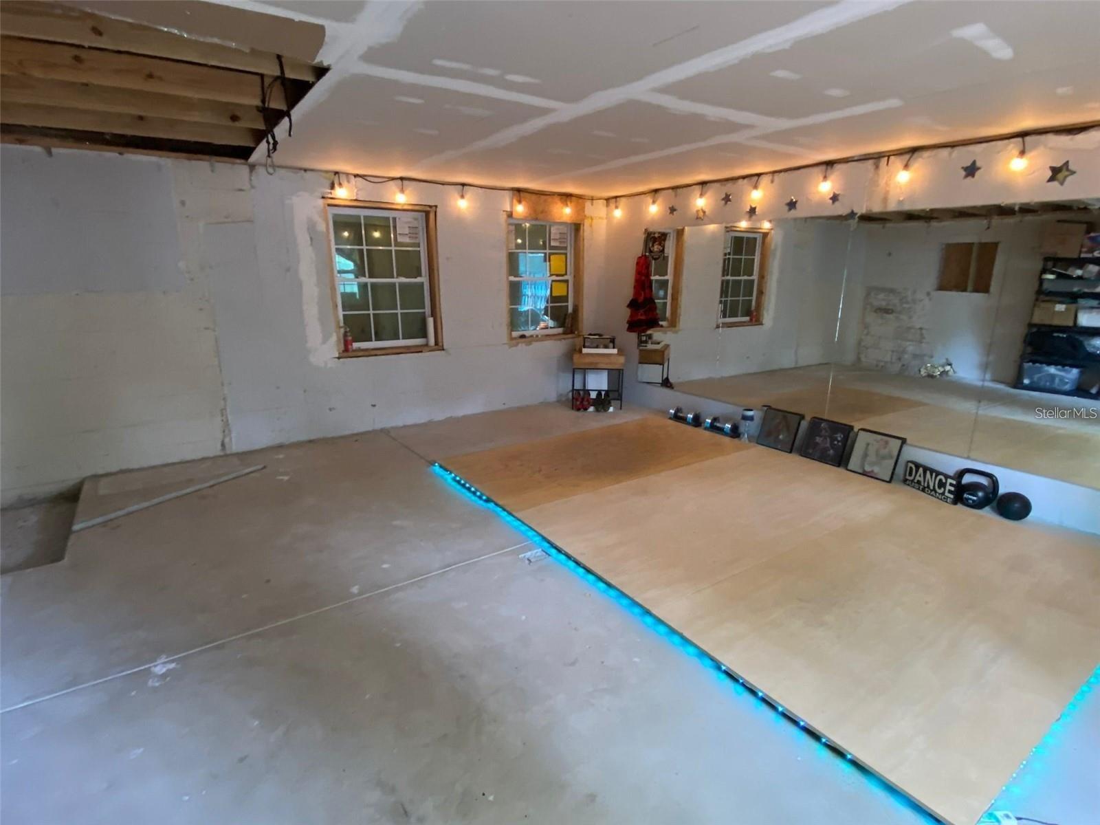 Image 18 of 20 For 710 Forest Avenue