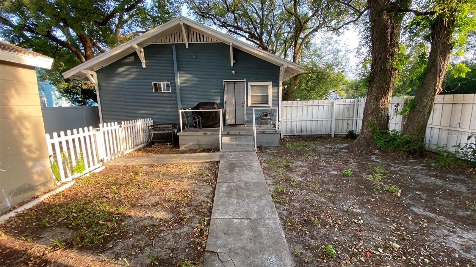 Image 3 of 20 For 710 Forest Avenue