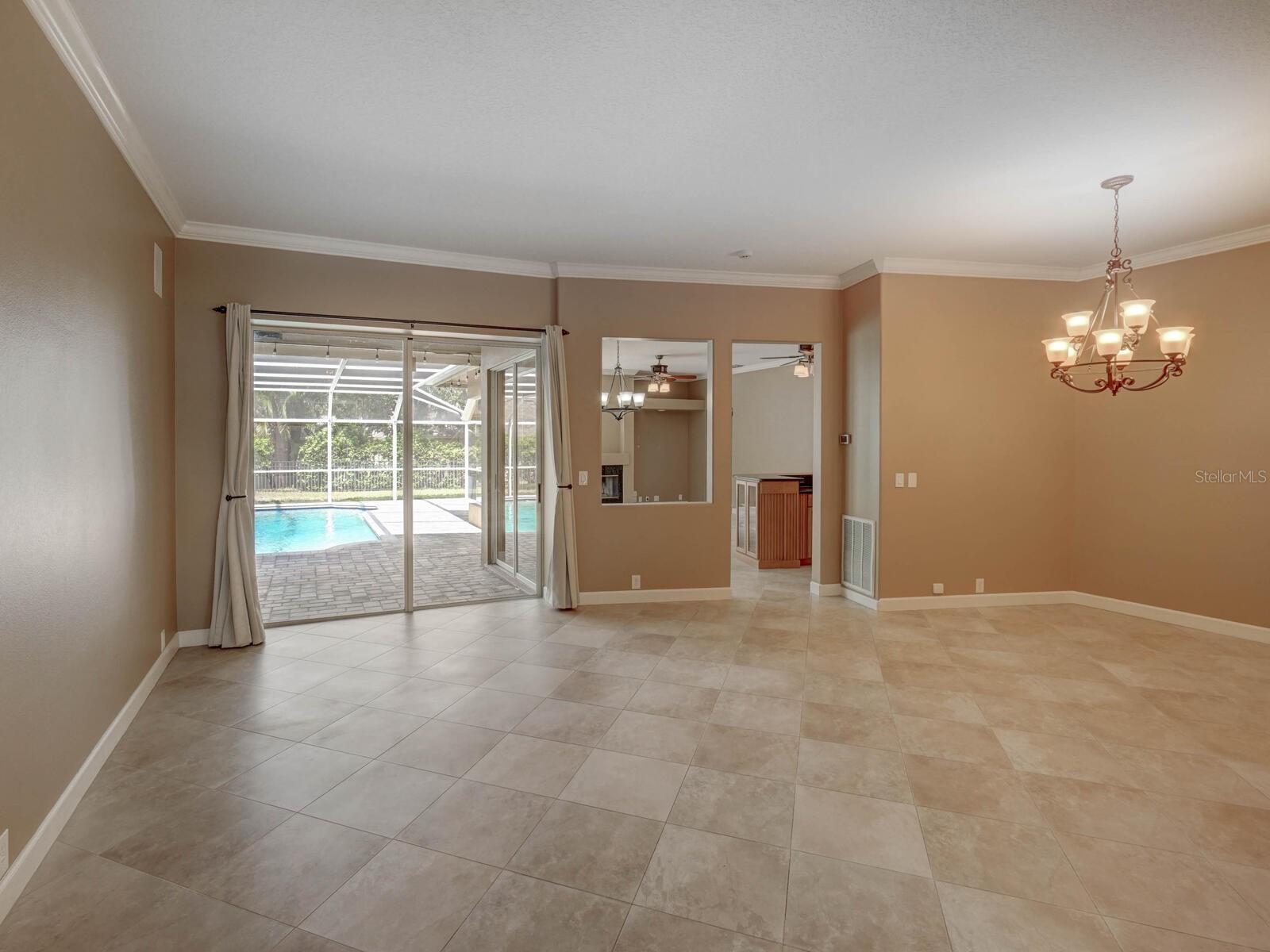 Image 3 of 50 For 4323 Clairidge Way