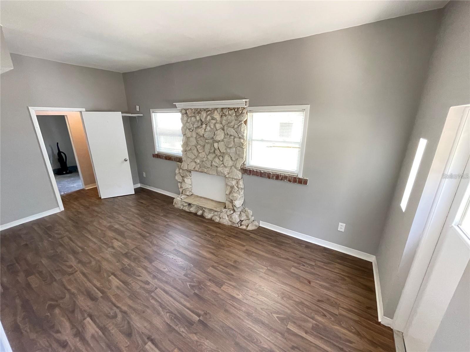 Image 14 of 21 For 2100 47th Street N