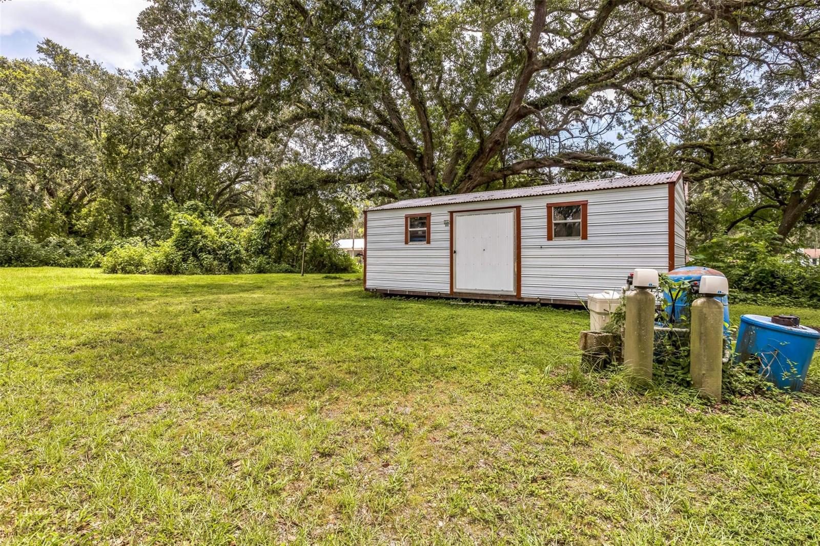 Listing photo id 8 for 6109 Doc Thompson Road
