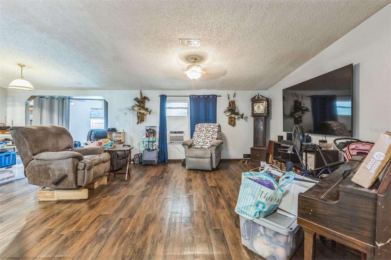 Listing photo id 10 for 6109 Doc Thompson Road