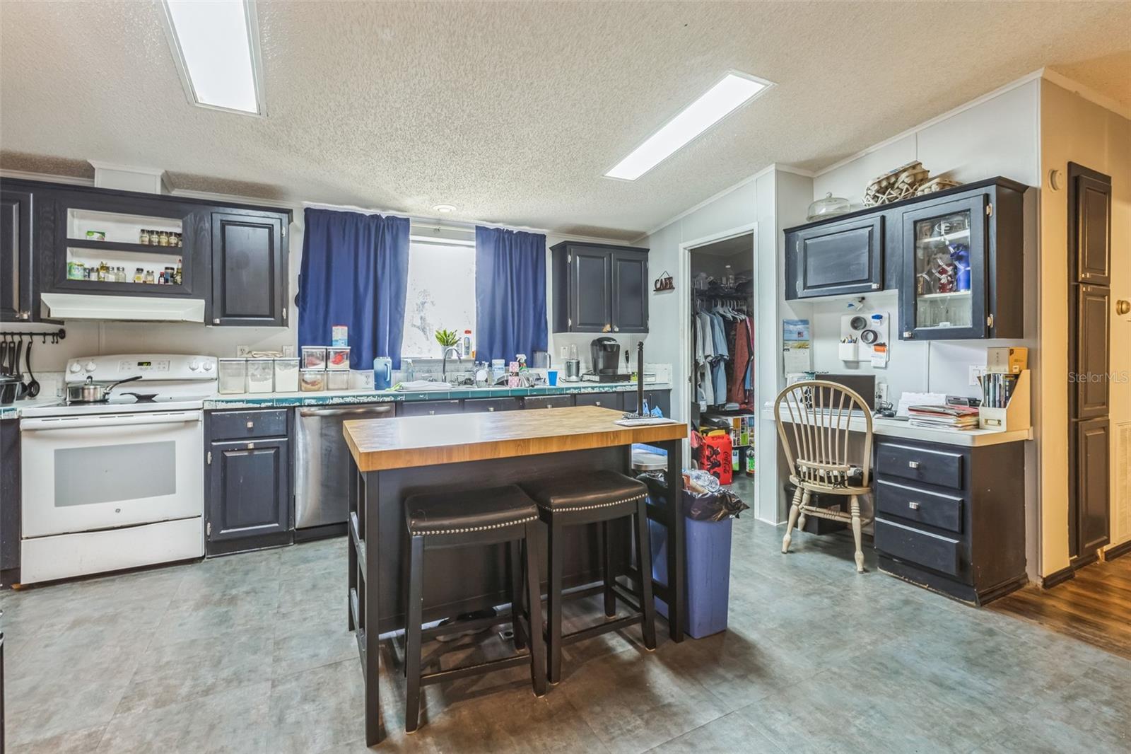 Listing photo id 16 for 6109 Doc Thompson Road