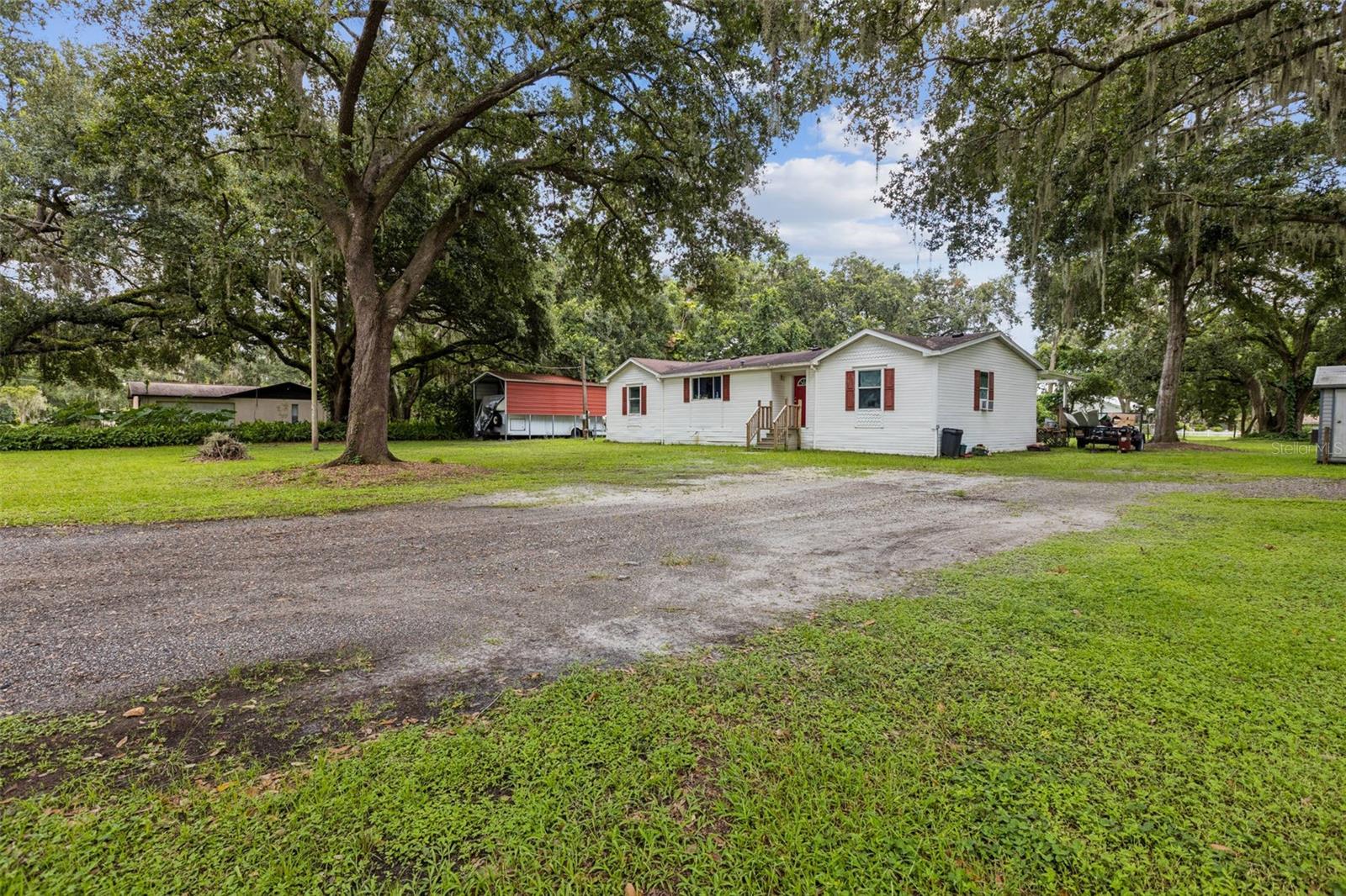 Listing photo id 2 for 6109 Doc Thompson Road