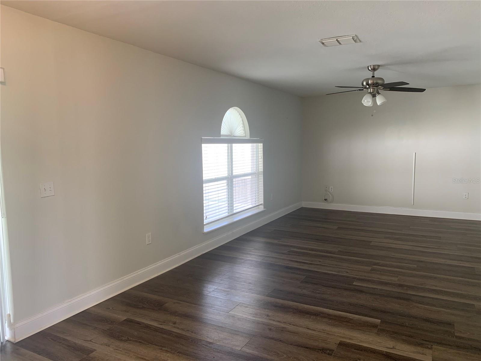 Image 11 of 17 For 24925 Ravello Street