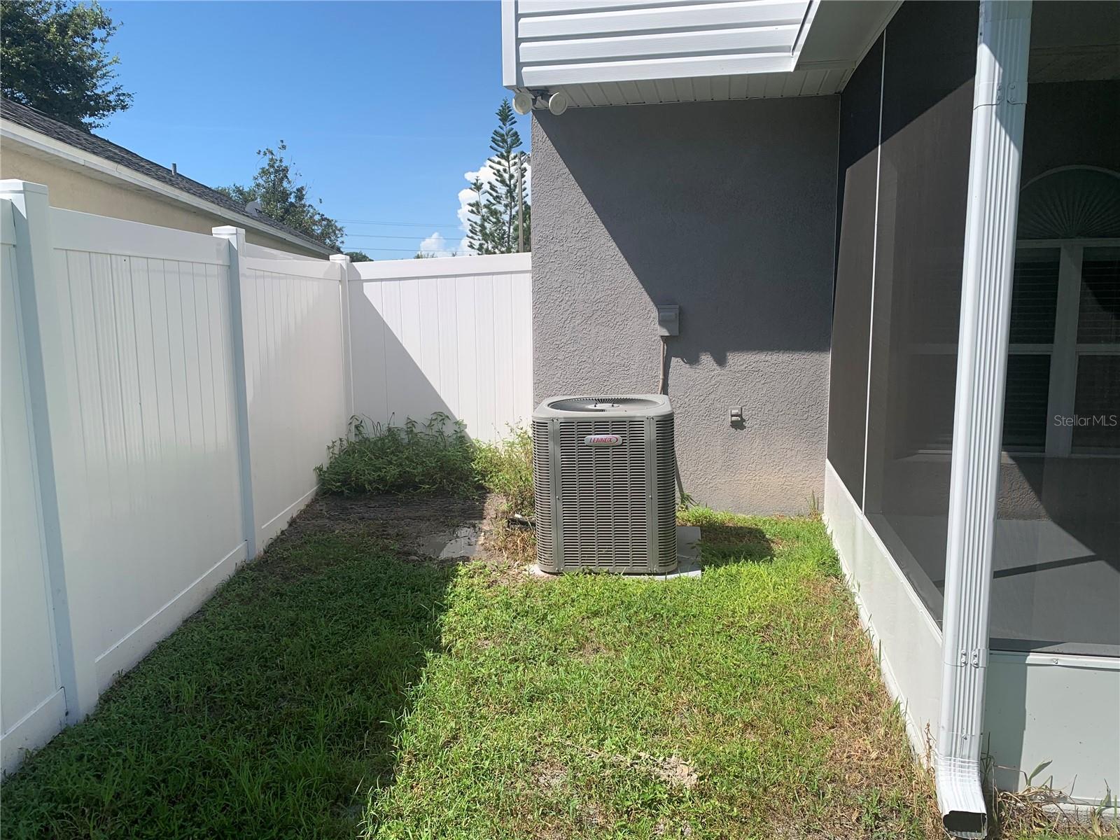 Image 5 of 17 For 24925 Ravello Street