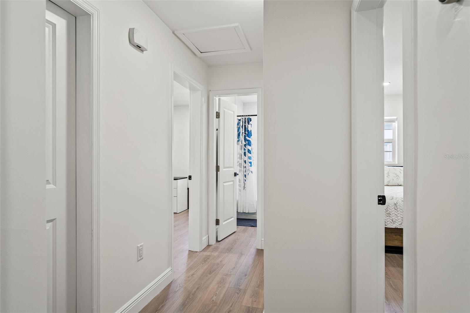 Image 14 of 47 For 4716 Chapin Avenue
