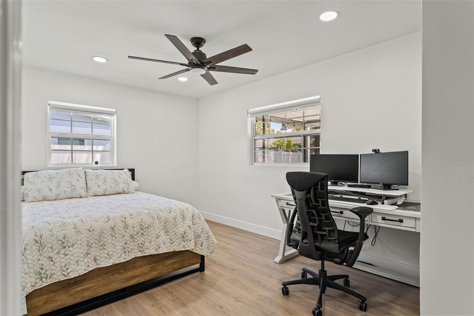 Image 18 of 47 For 4716 Chapin Avenue