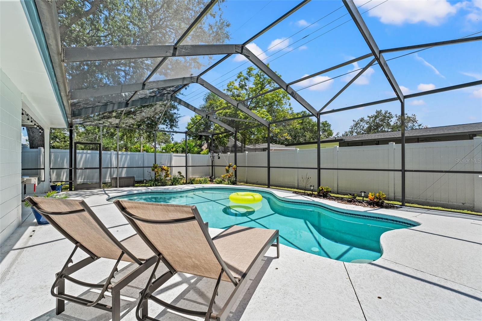 Image 2 of 47 For 4716 Chapin Avenue