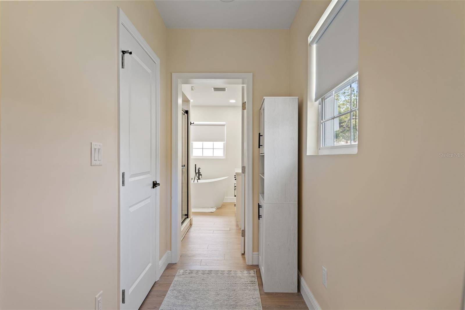 Image 22 of 47 For 4716 Chapin Avenue