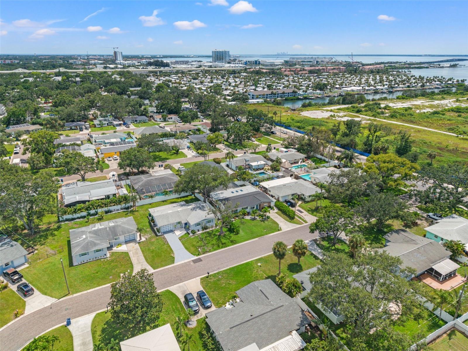 Image 41 of 47 For 4716 Chapin Avenue