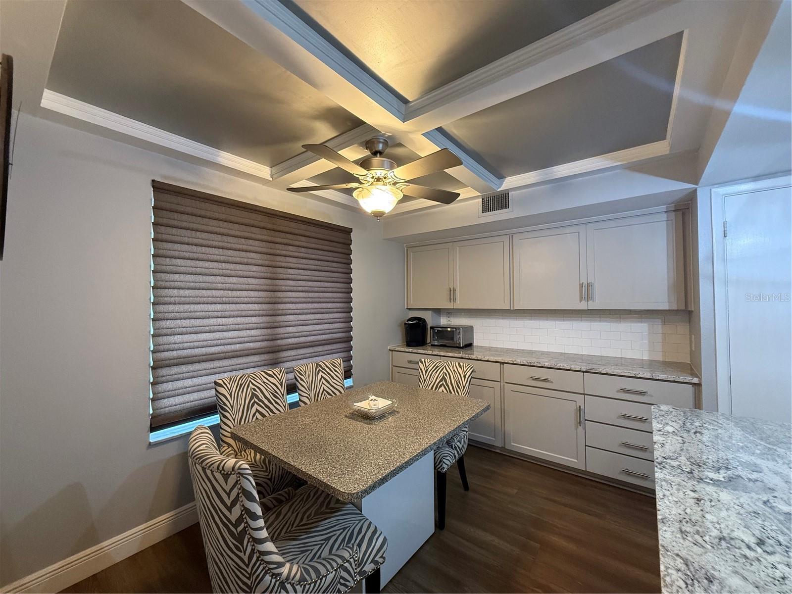 Image 11 of 22 For 13618 Greenfield Drive 401