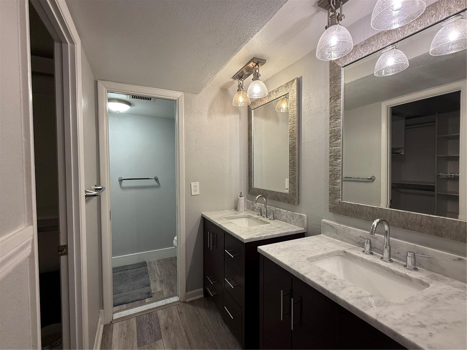 Image 12 of 22 For 13618 Greenfield Drive 401