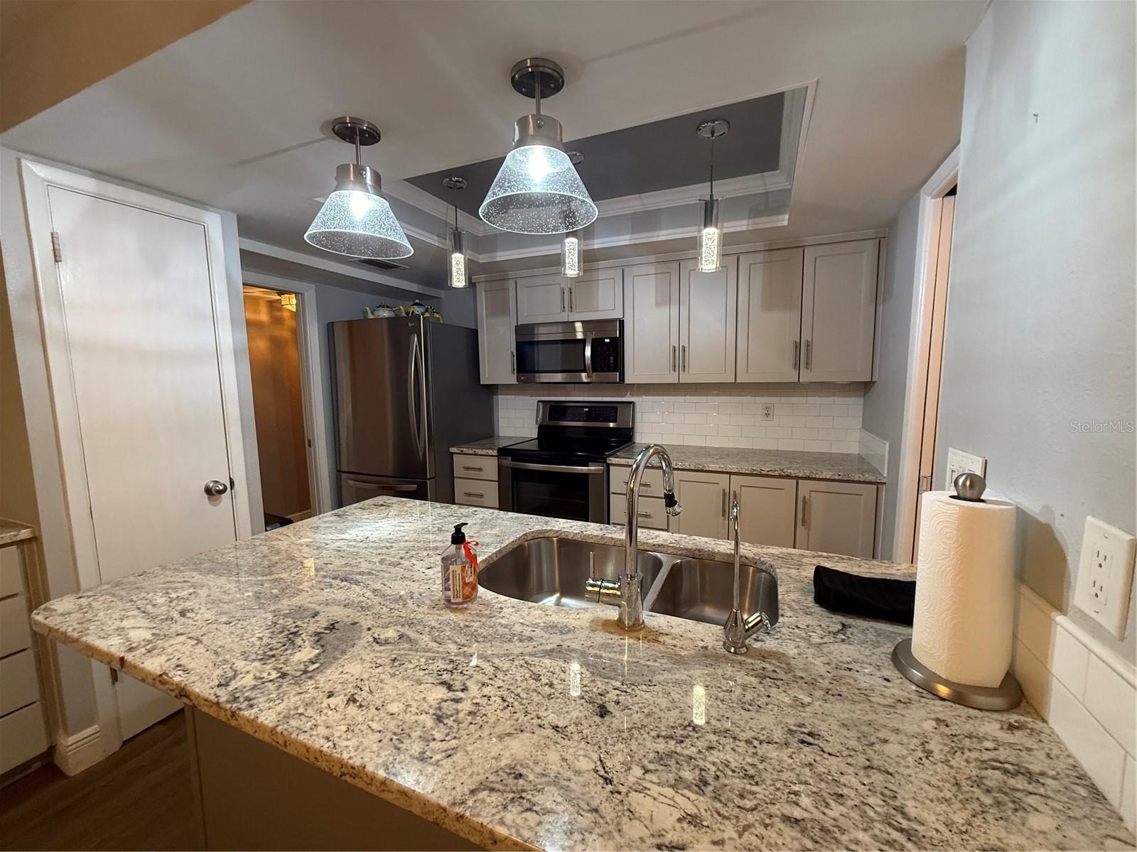 Image 9 of 22 For 13618 Greenfield Drive 401