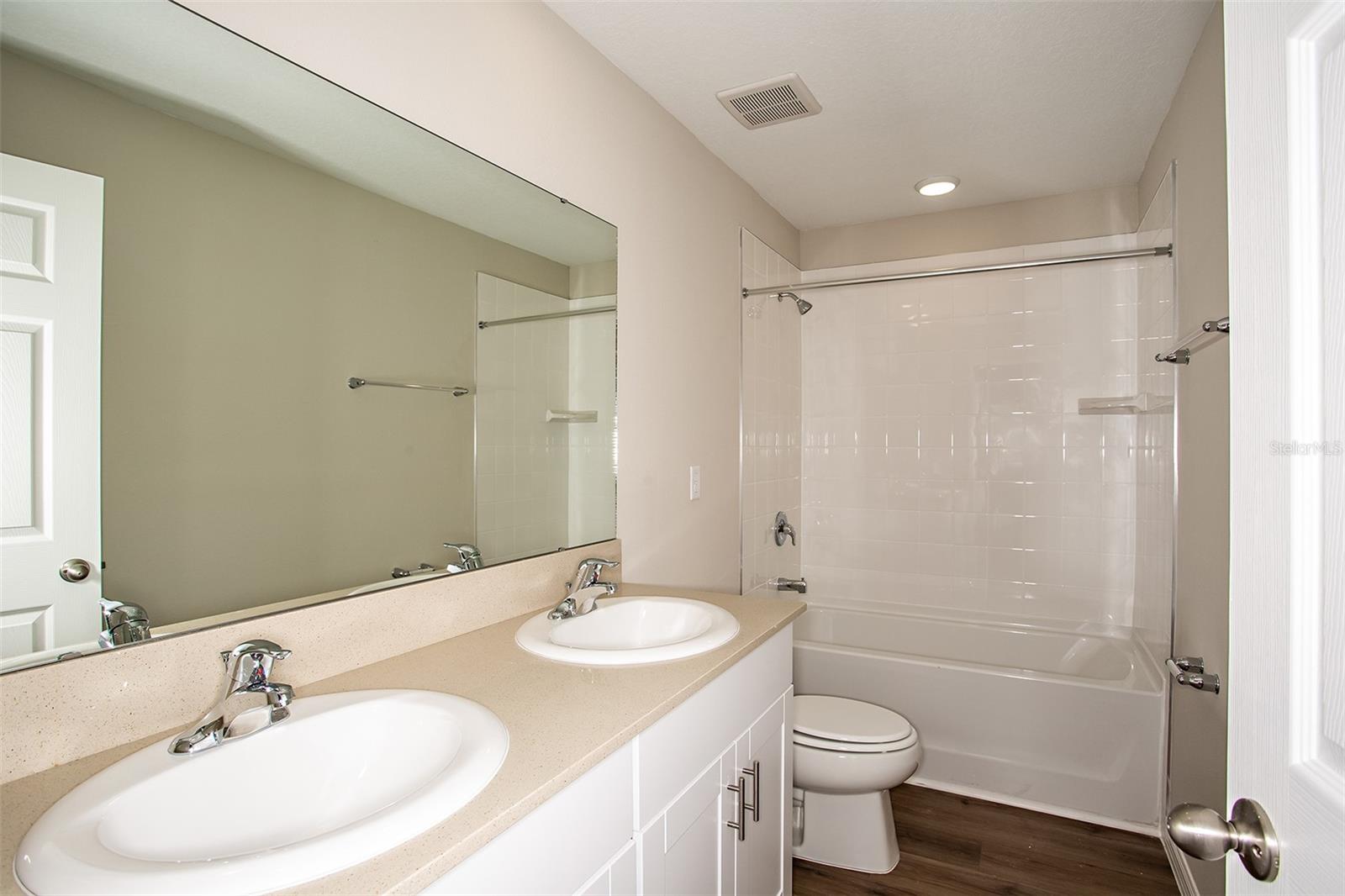 Image 20 of 21 For 605 Ambleside Drive