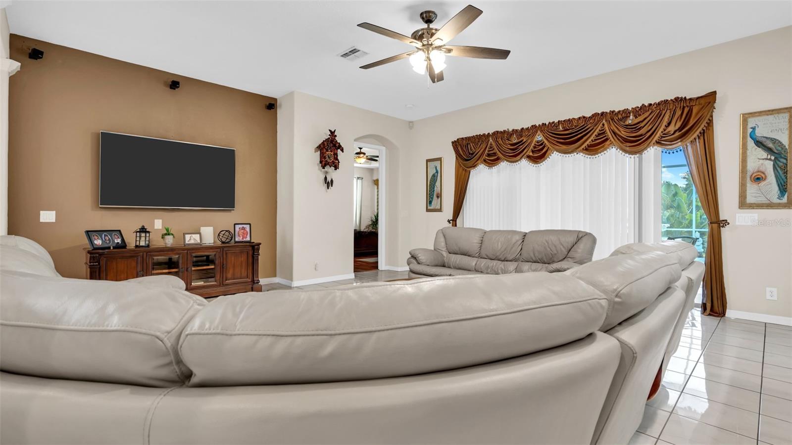 Image 11 of 54 For 17835 Arbor Creek Drive