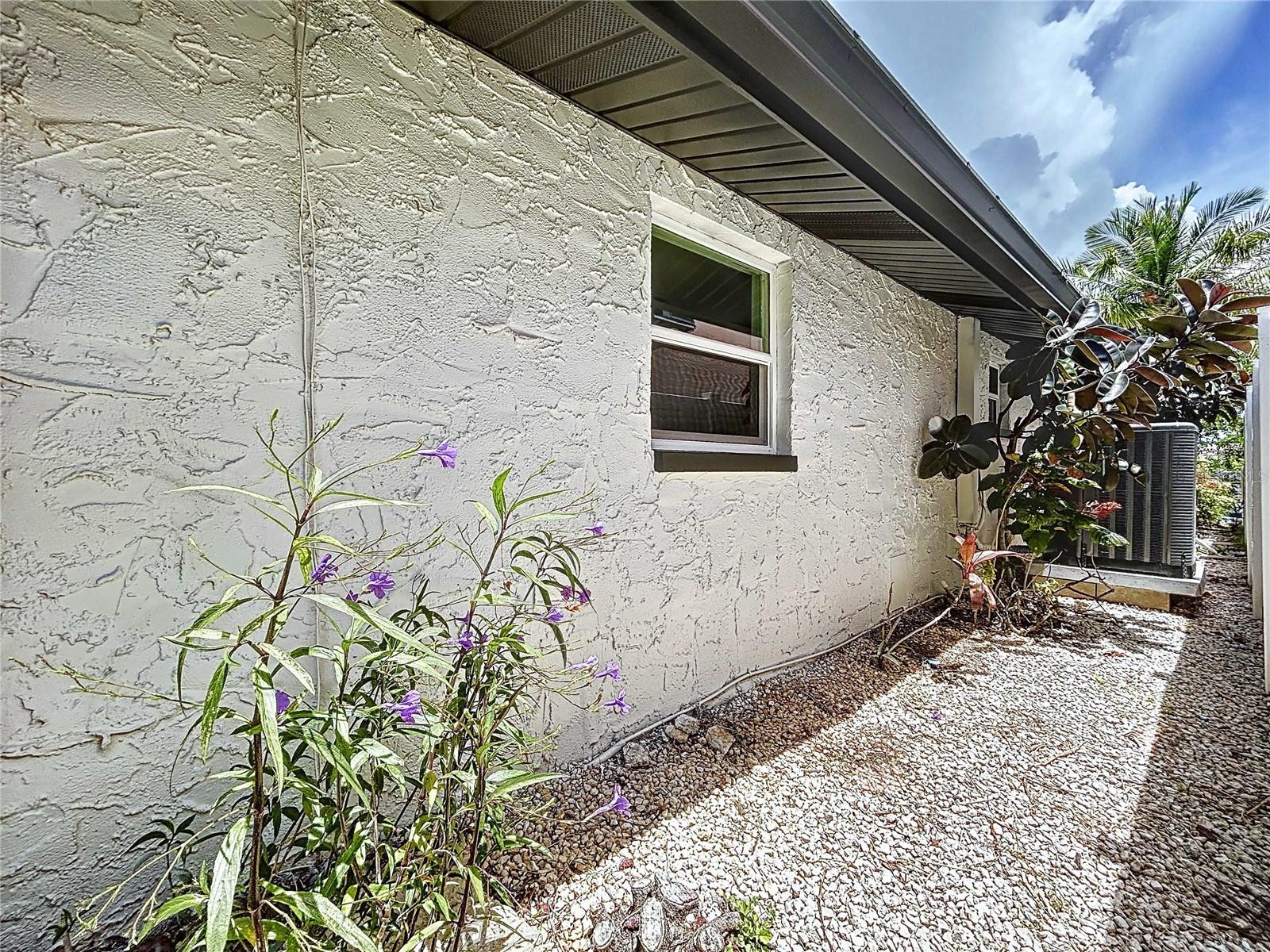 Image 7 of 100 For 5040 Glenn Drive