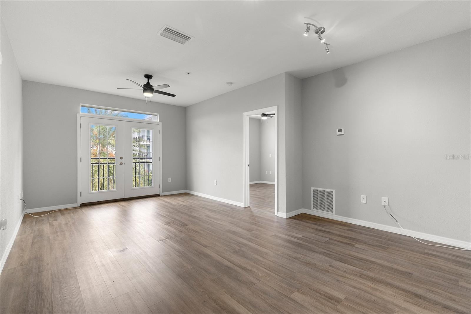 Image 10 of 30 For 4221 Spruce Street 1309