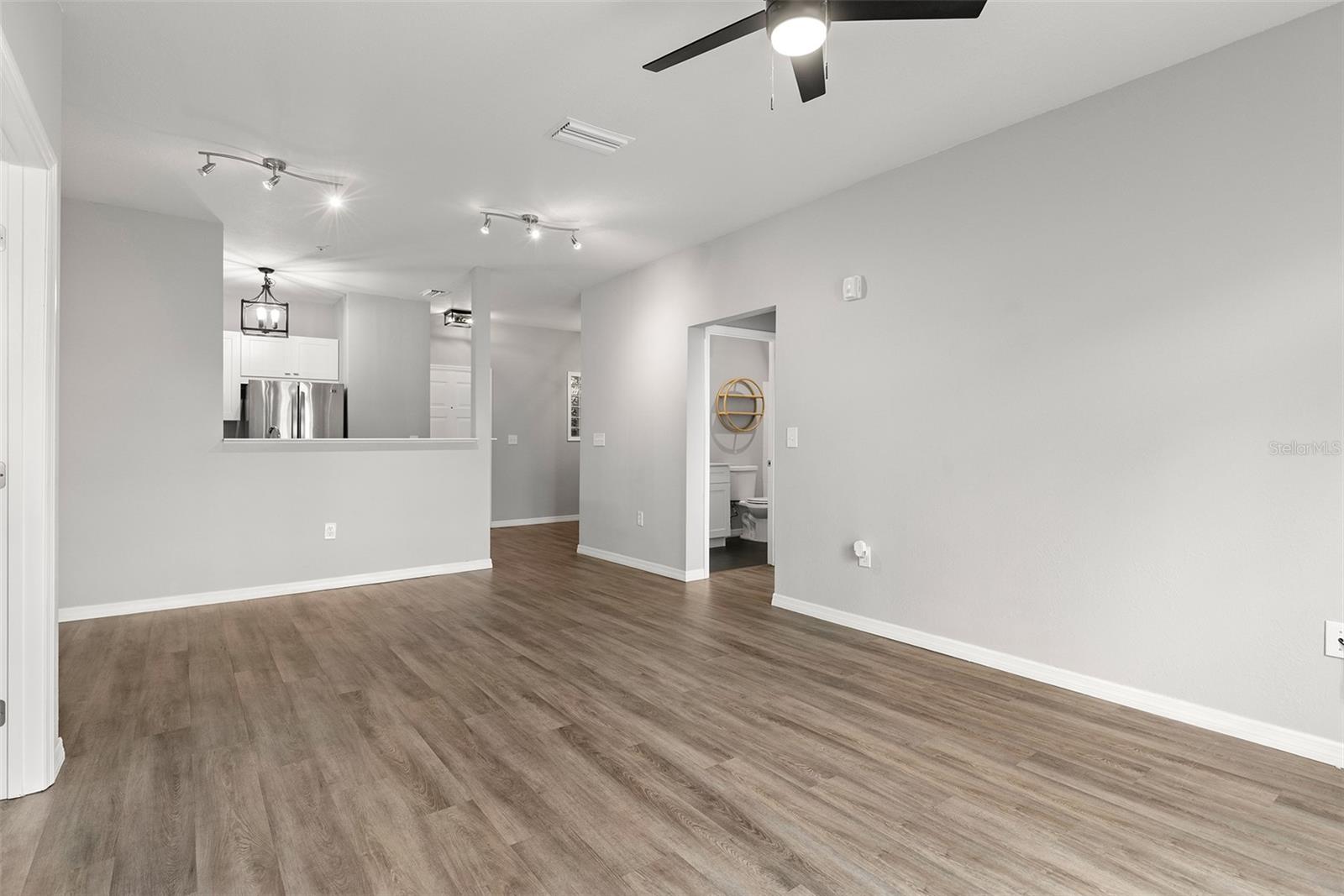 Image 13 of 30 For 4221 Spruce Street 1309