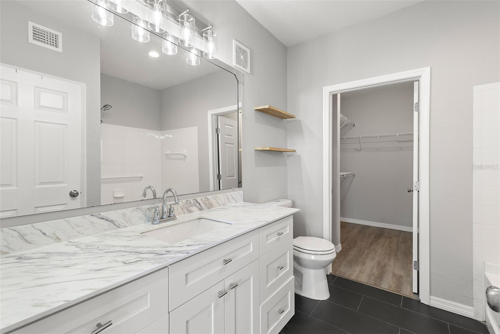 Image 17 of 30 For 4221 Spruce Street 1309