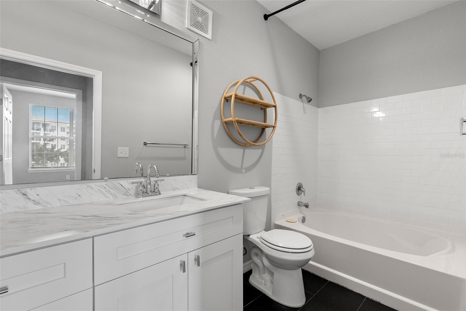 Image 23 of 30 For 4221 Spruce Street 1309