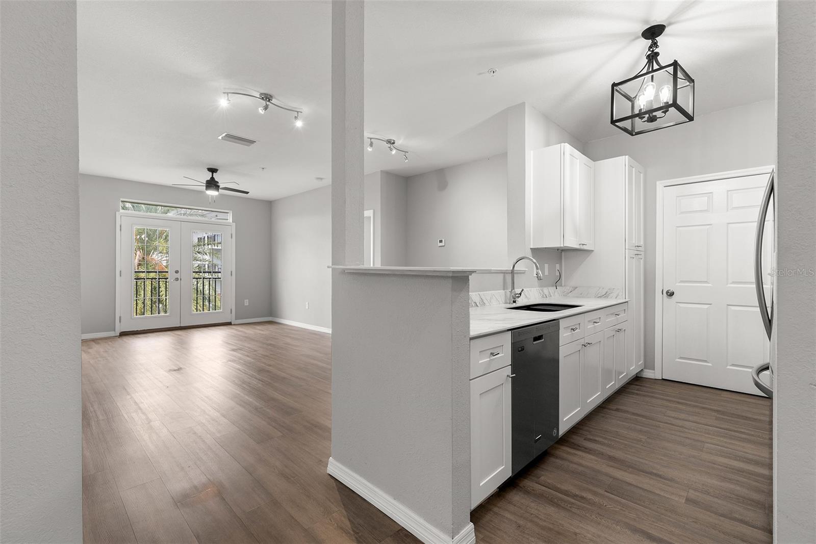 Image 3 of 30 For 4221 Spruce Street 1309