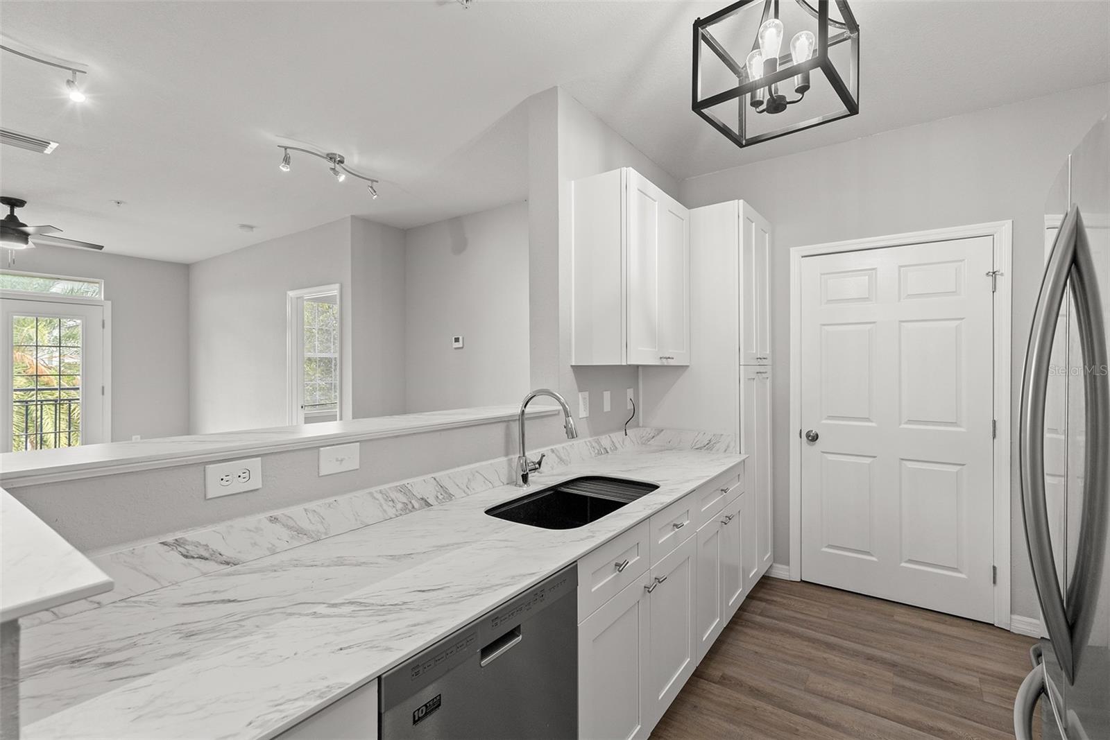 Image 6 of 30 For 4221 Spruce Street 1309