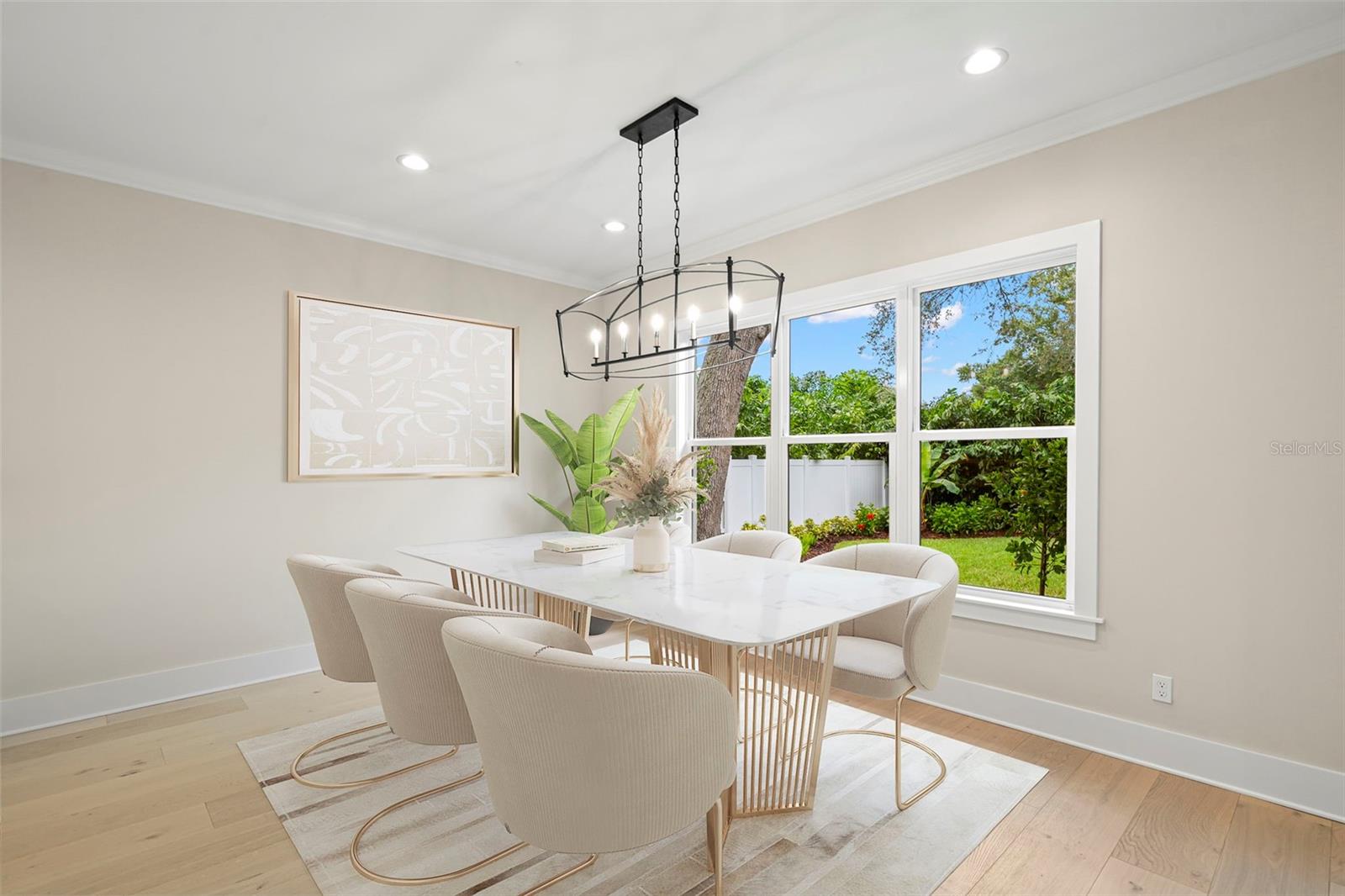 Listing photo id 15 for 3508 Vasconia Street