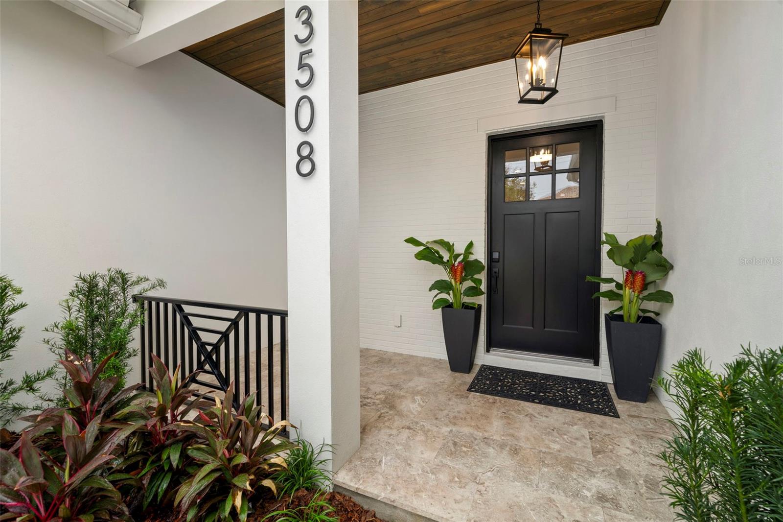 Listing photo id 0 for 3508 Vasconia Street