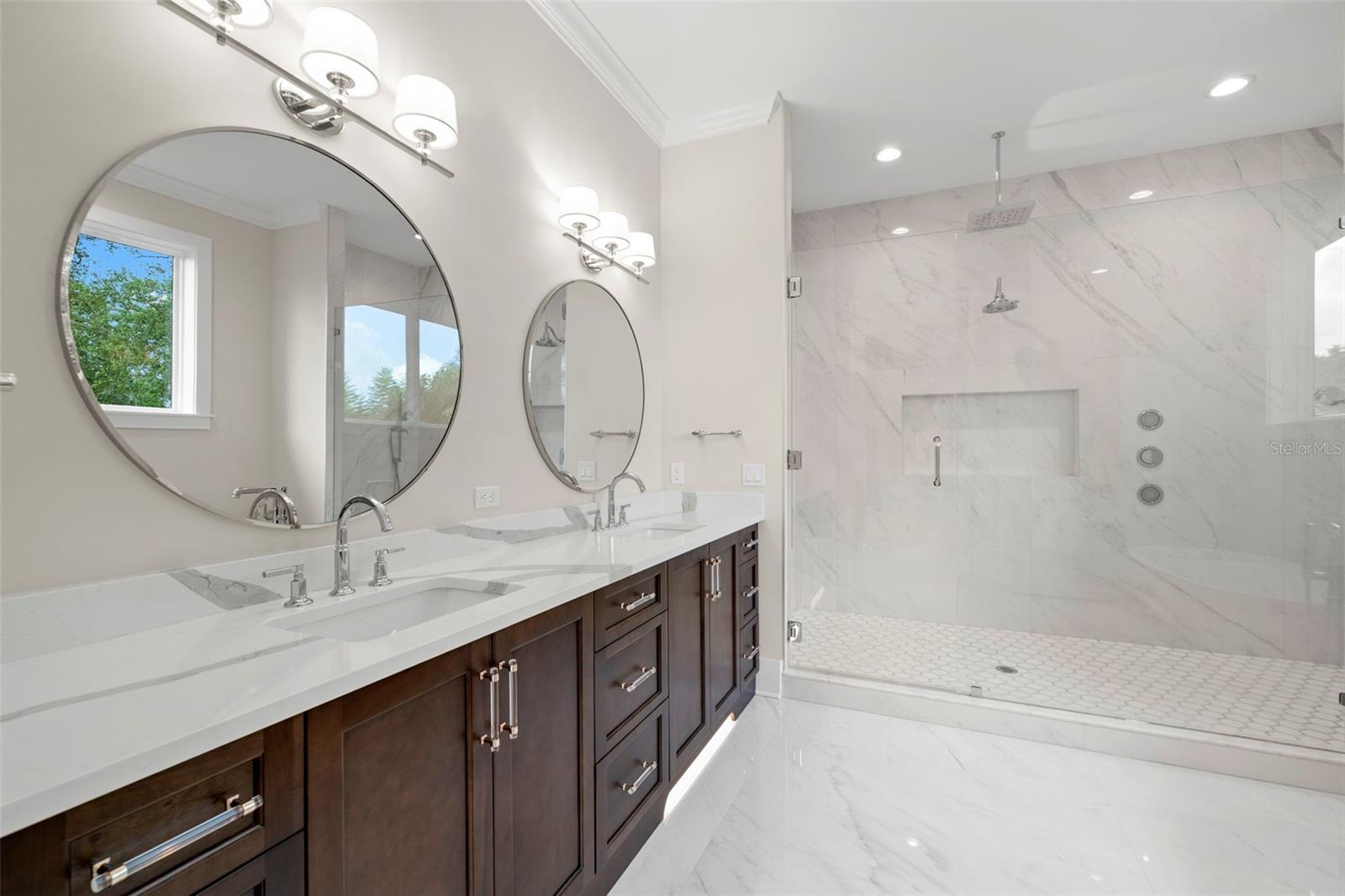 Listing photo id 23 for 3508 Vasconia Street
