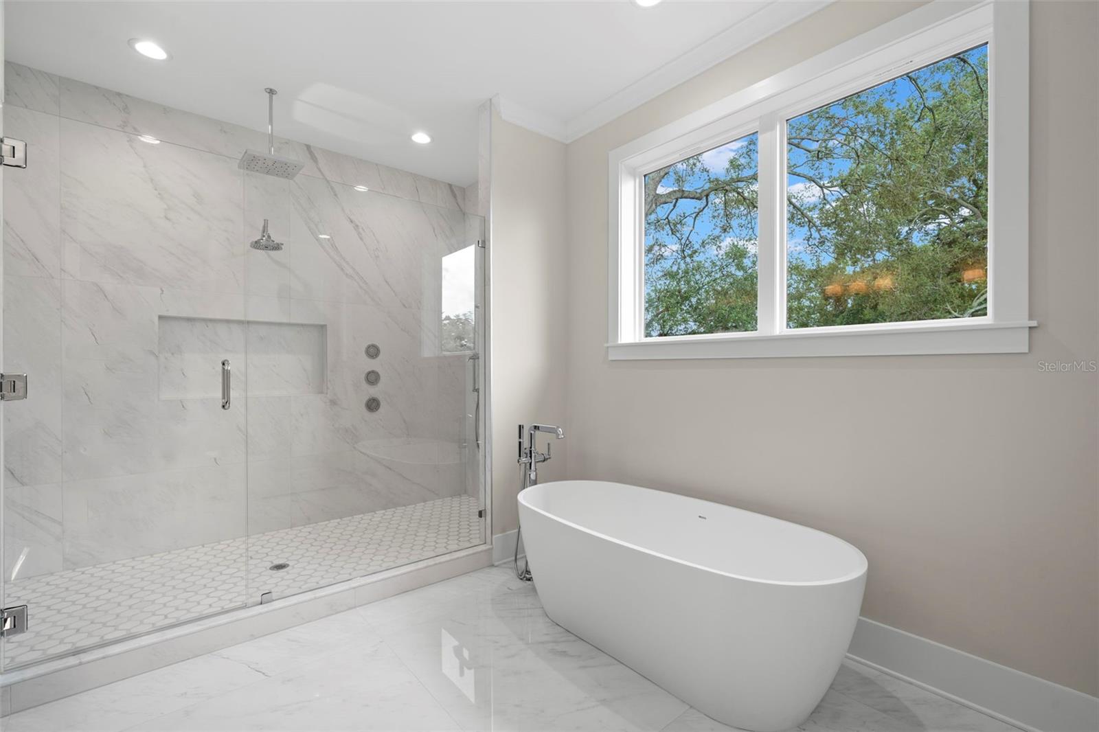 Listing photo id 24 for 3508 Vasconia Street