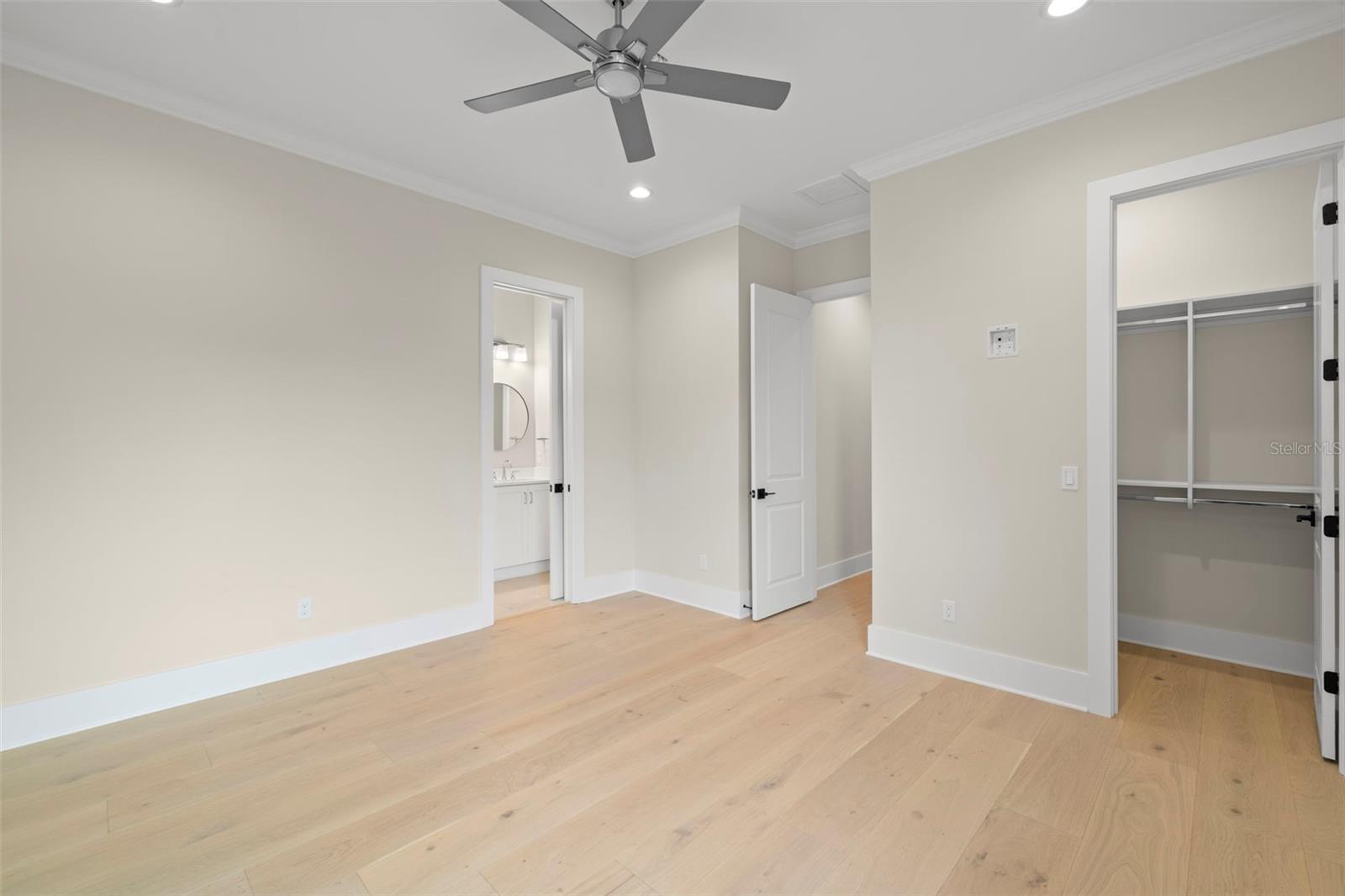 Listing photo id 28 for 3508 Vasconia Street