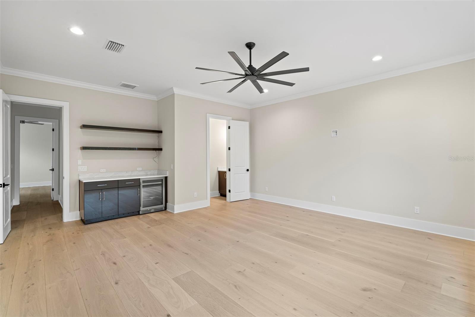 Listing photo id 31 for 3508 Vasconia Street