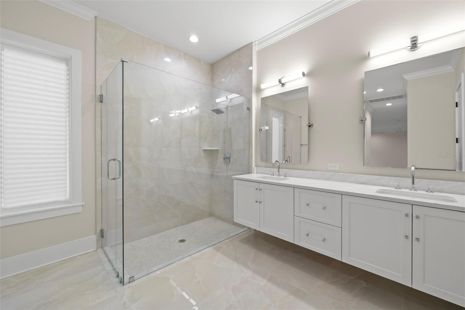 Listing photo id 34 for 3508 Vasconia Street
