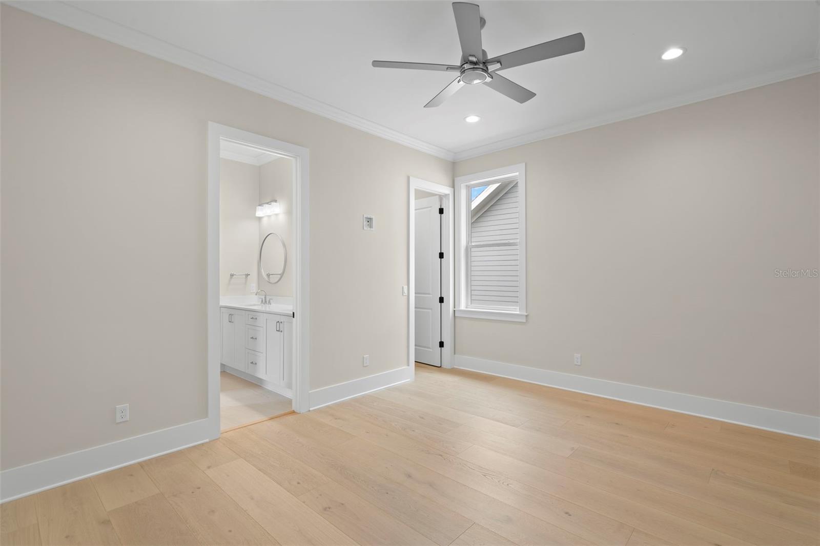Listing photo id 35 for 3508 Vasconia Street