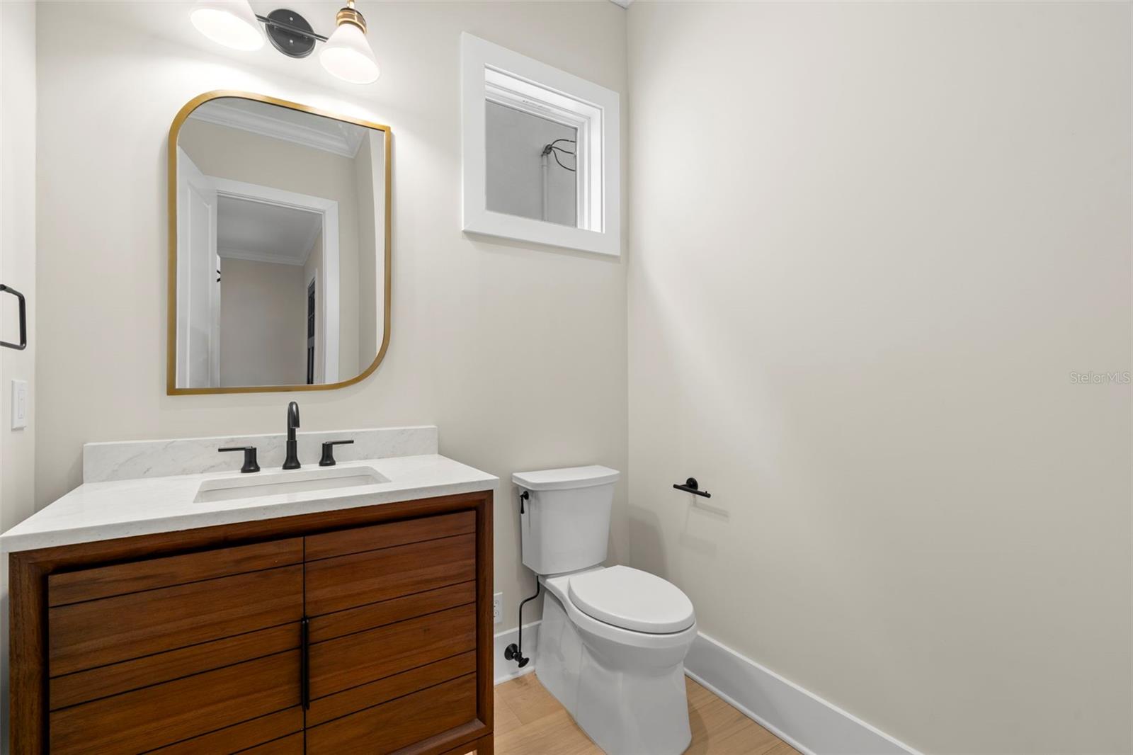 Listing photo id 39 for 3508 Vasconia Street