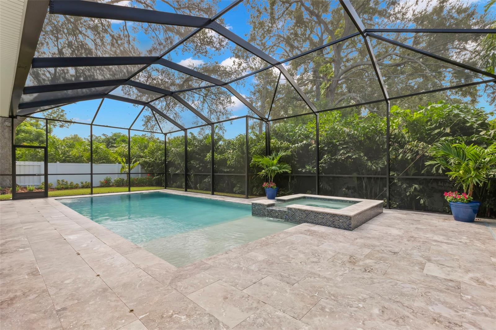 Listing photo id 44 for 3508 Vasconia Street