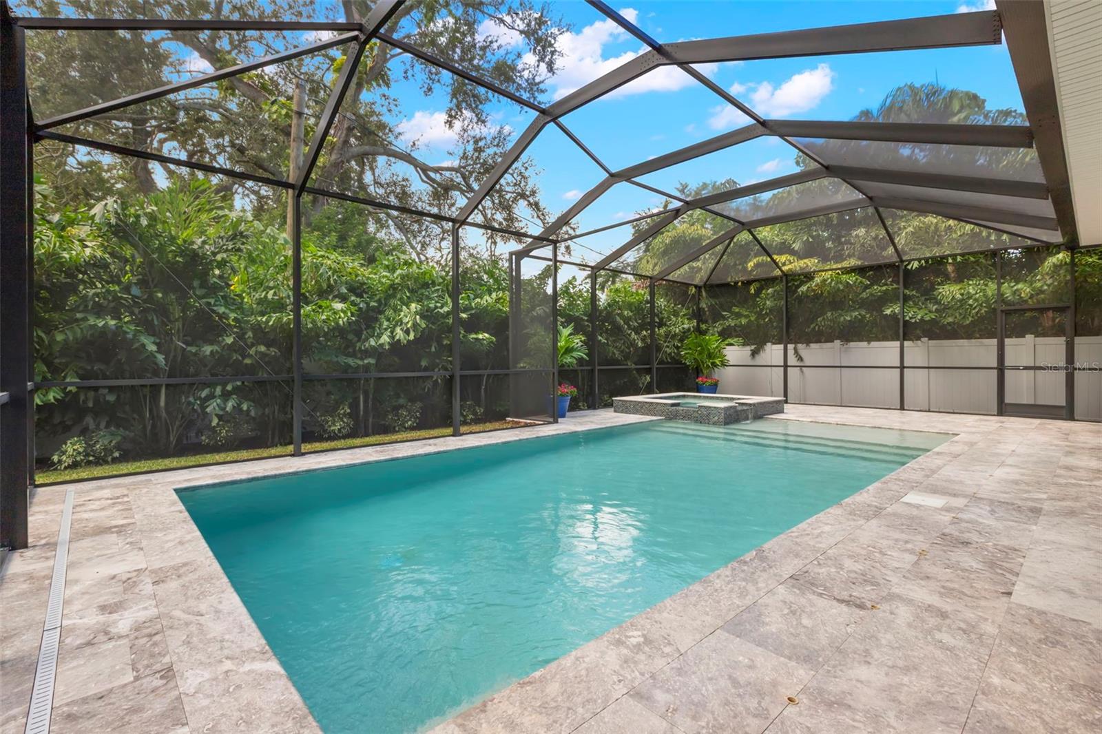 Listing photo id 46 for 3508 Vasconia Street