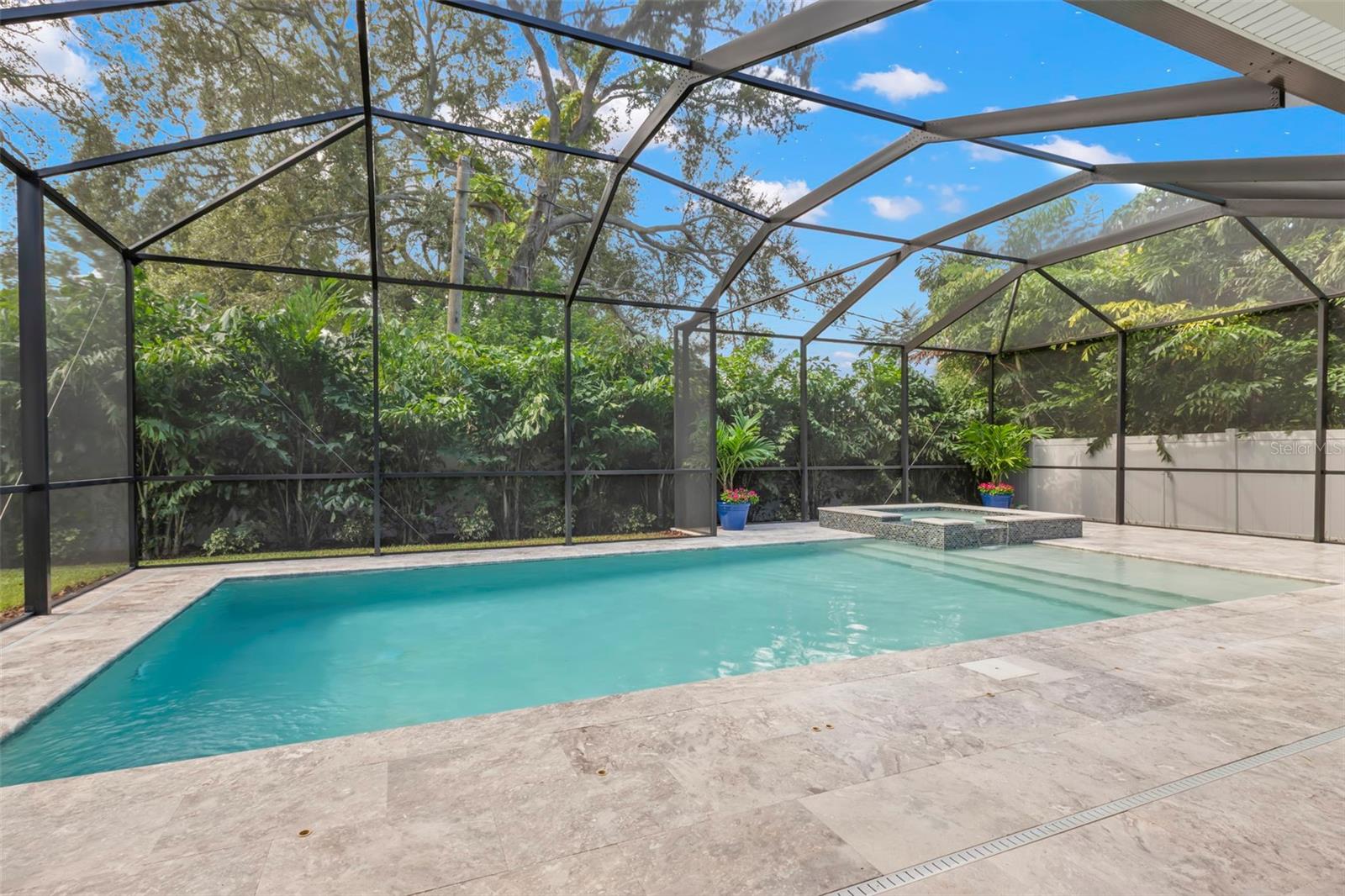 Listing photo id 50 for 3508 Vasconia Street